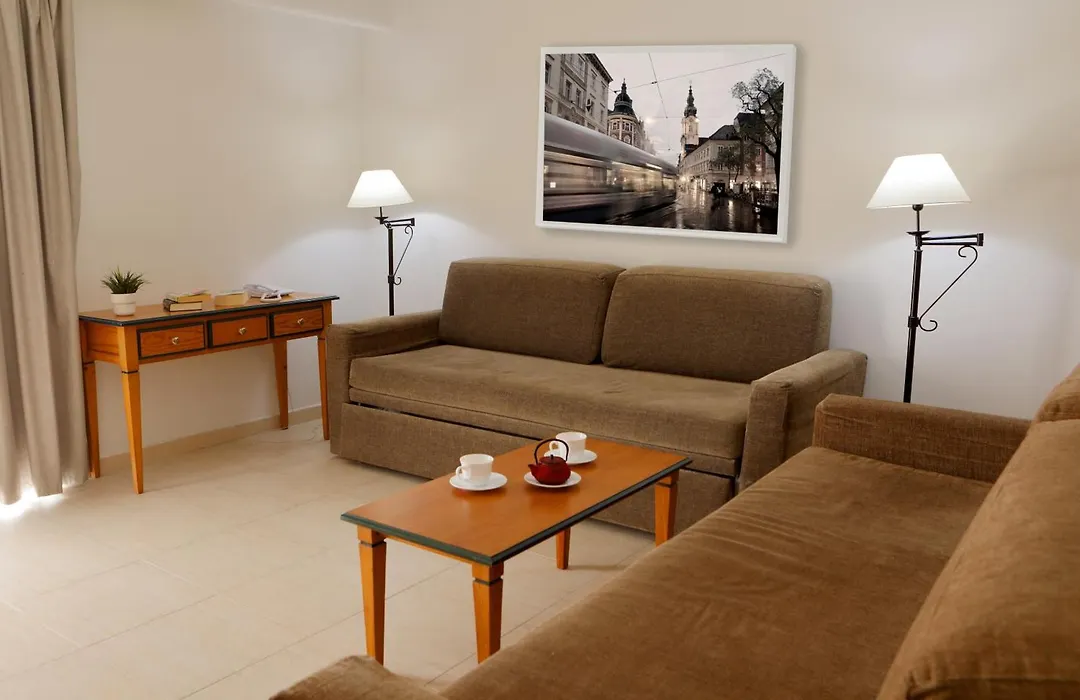 Hotel Apartamentos Pyr Fuengirola-1