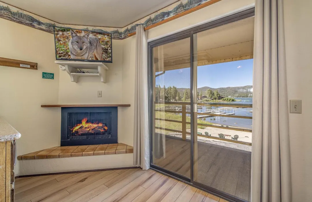 Big Bear Lakefront Lodge-1