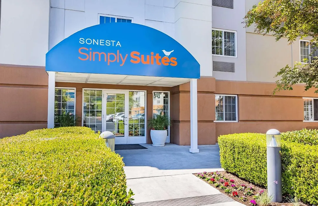 Sonesta Simply Suites Lansing-1