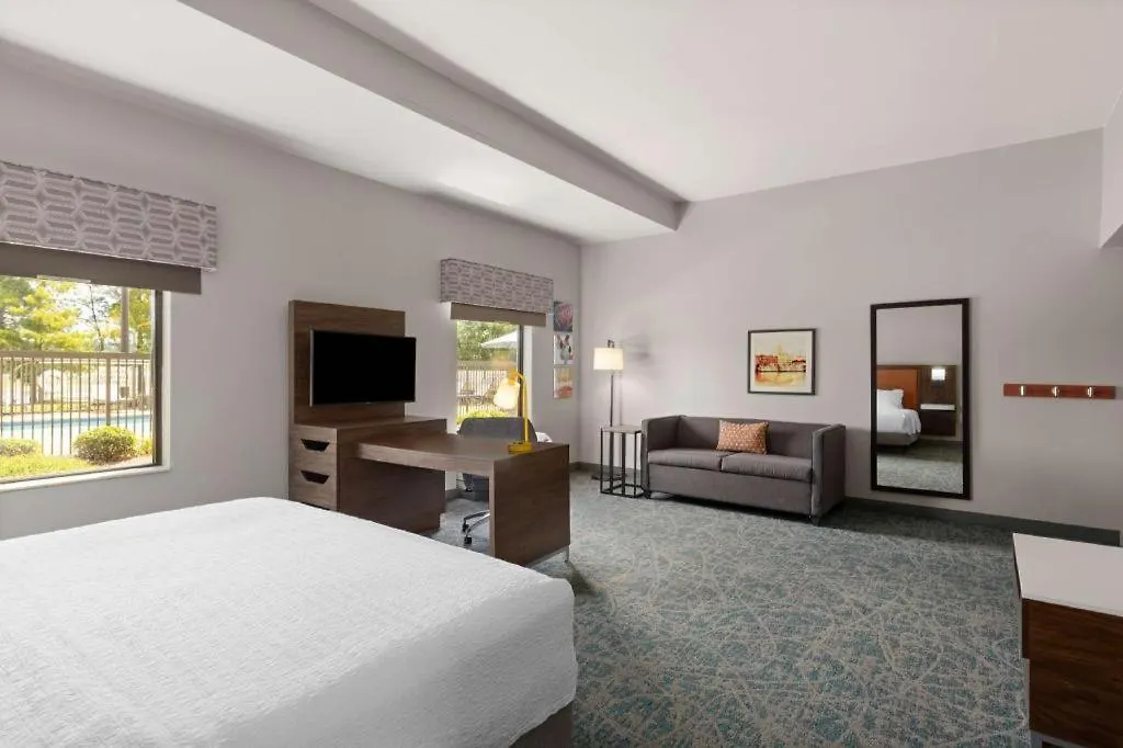 Hampton Inn & Suites Savannah-Airport-1