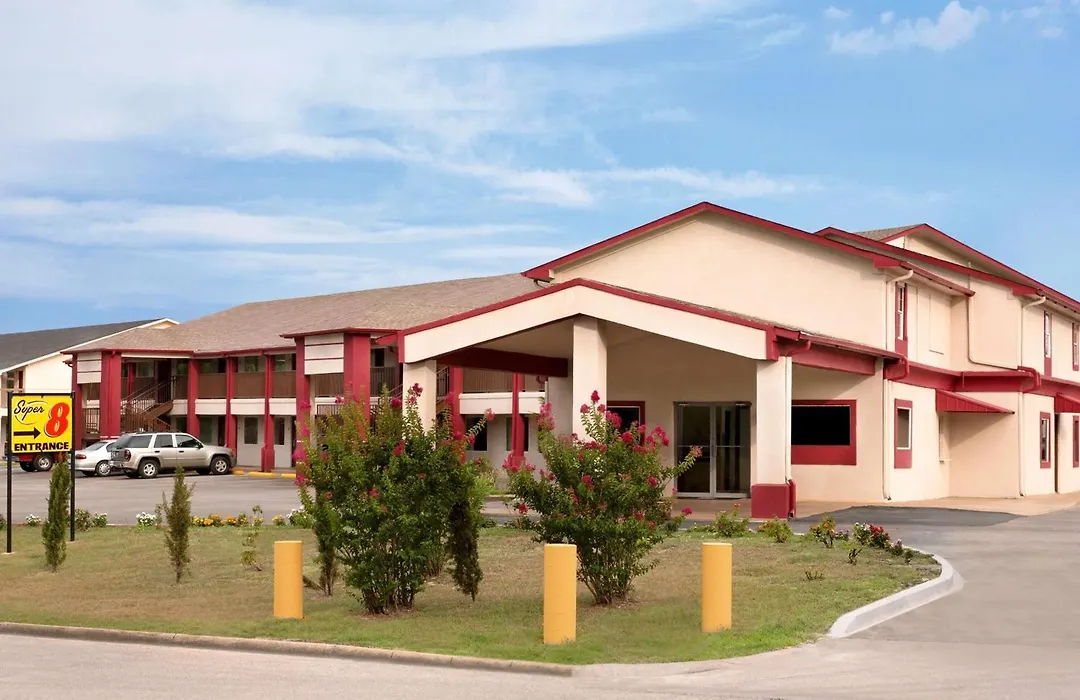 Super 8 By Wyndham Corsicana-1