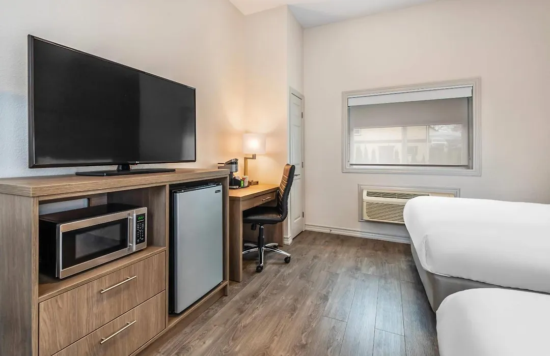 Comfort Inn & Suites Thousand Islands Harbour District-1