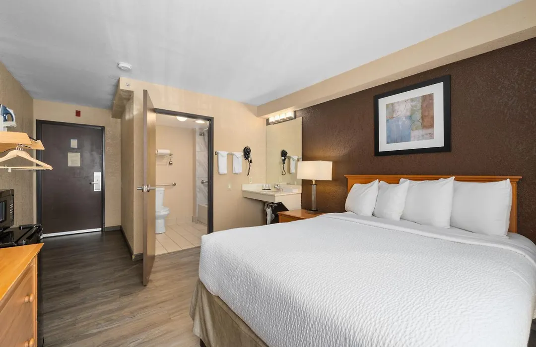 Ramada By Wyndham Portland-1