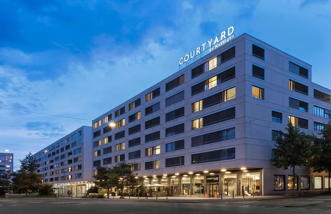 Courtyard By Marriott Zurich North-1
