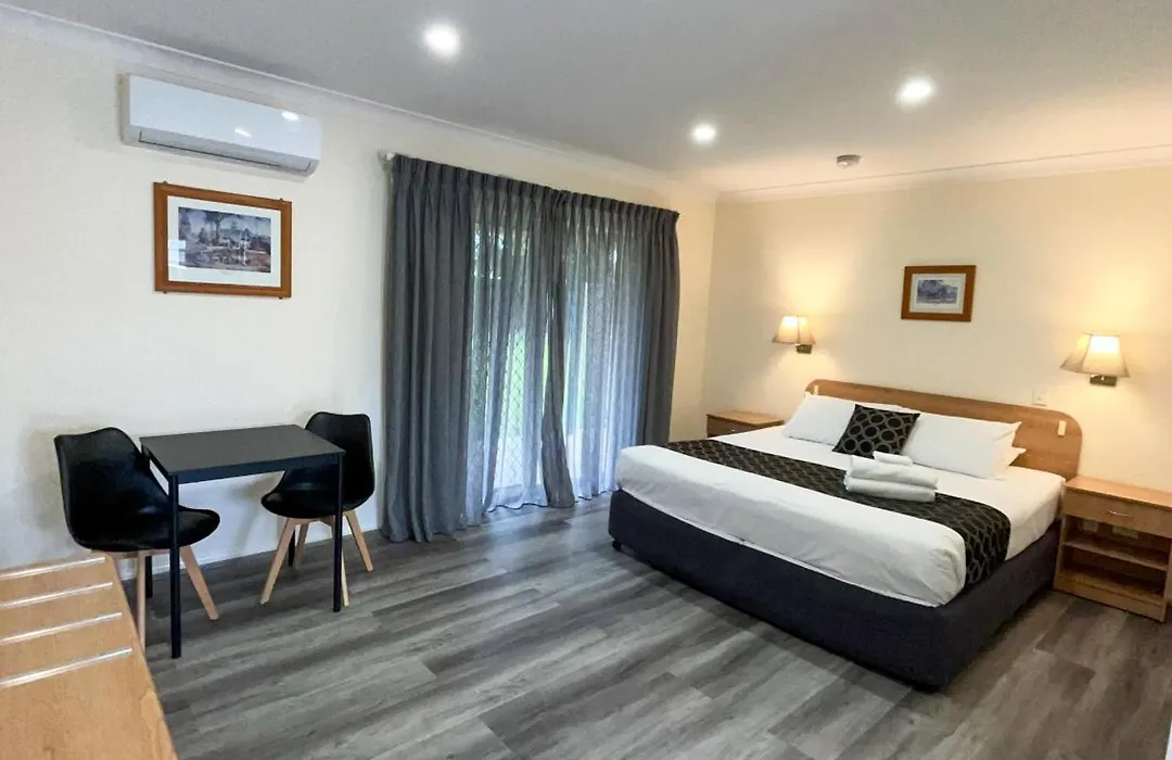 Bushman'S Motor Inn-1