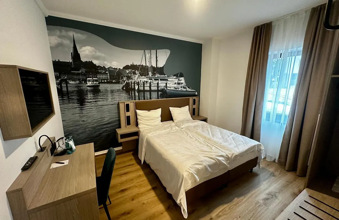 Central Hotel-1