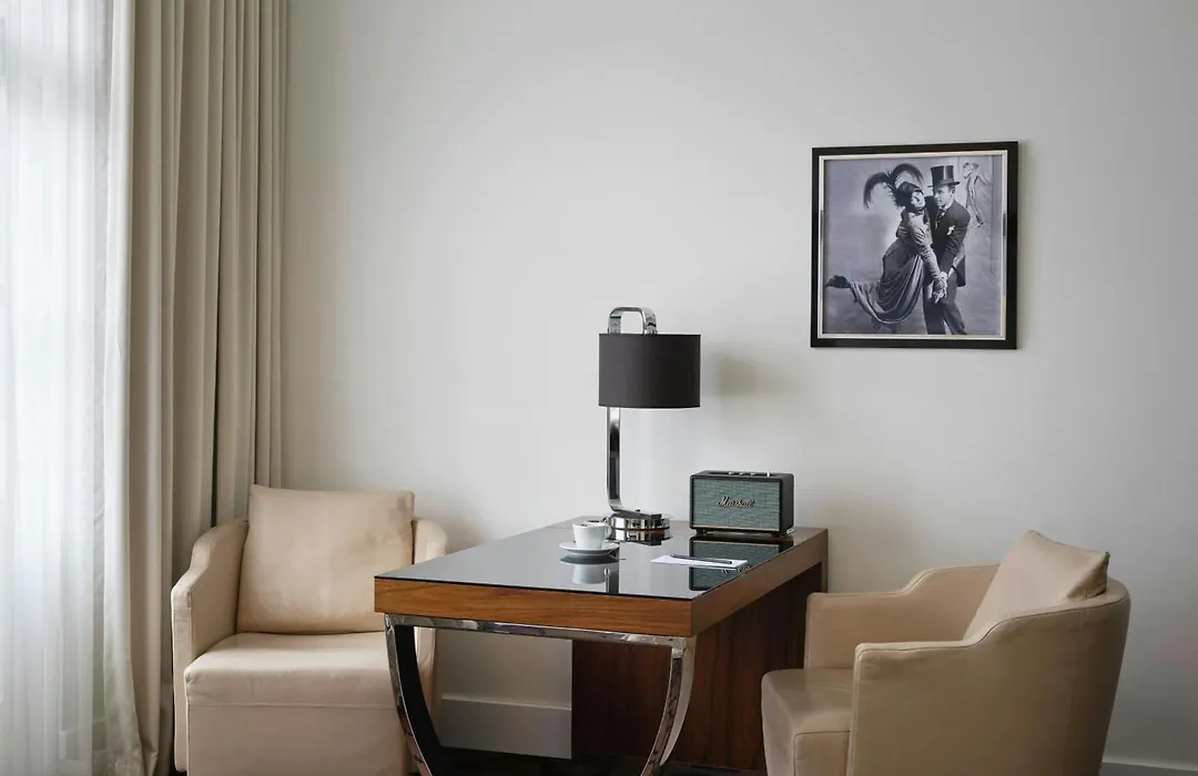 Roomers Berlin Steinplatz, Autograph Collection-1