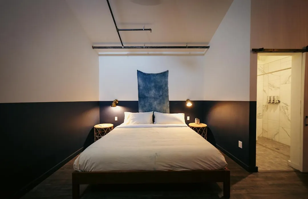 Mellow Moon Lodge-1