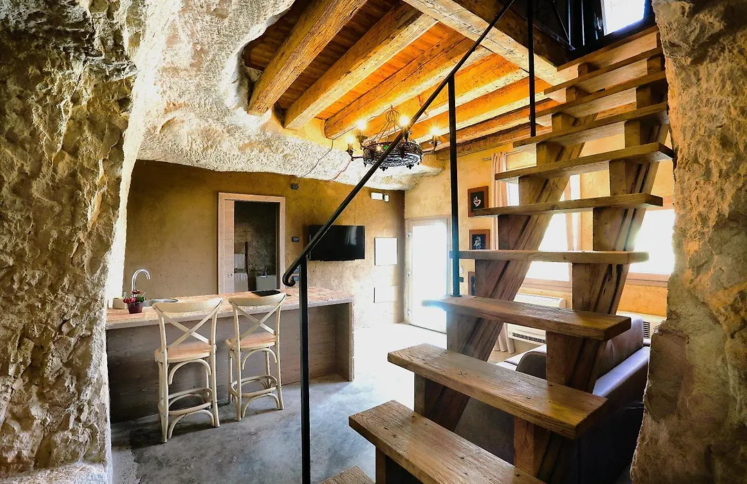 Chez Les Grottes-1