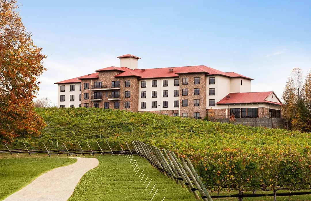 Holiday Inn Express & Suites Lexington North West-The Vineyard By Ihg-1