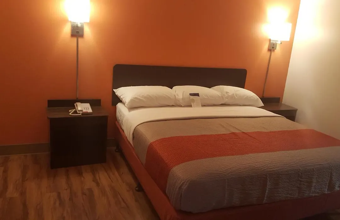 Motel 6-Maryland Heights, Mo-1