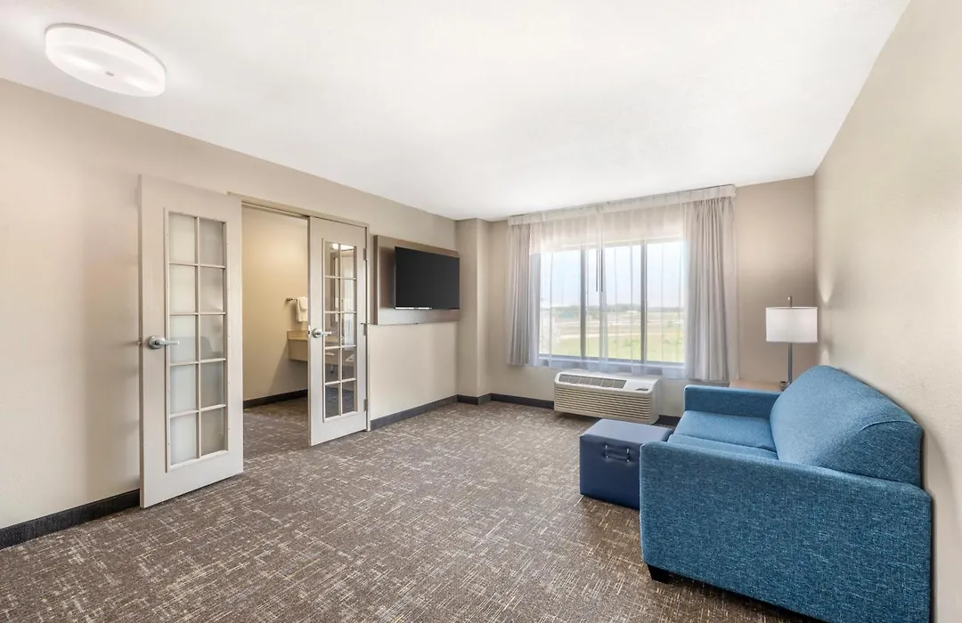 Clarion Pointe Sioux Falls Airport-1