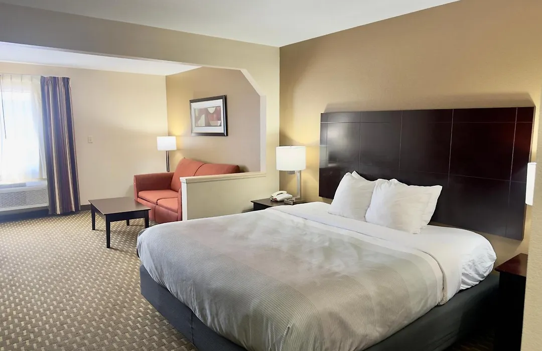 Quality Inn & Suites Pine Bluff-1