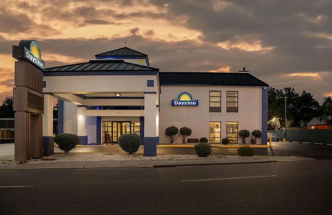 Days Inn By Wyndham Salem-1