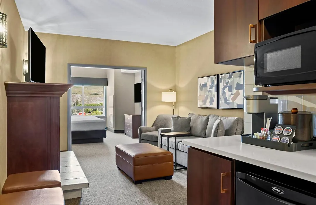 Ramada By Wyndham Drumheller Hotel & Suites-1