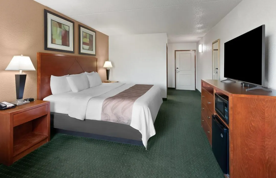 Baymont By Wyndham Jamestown Conference Center & Water Park-1