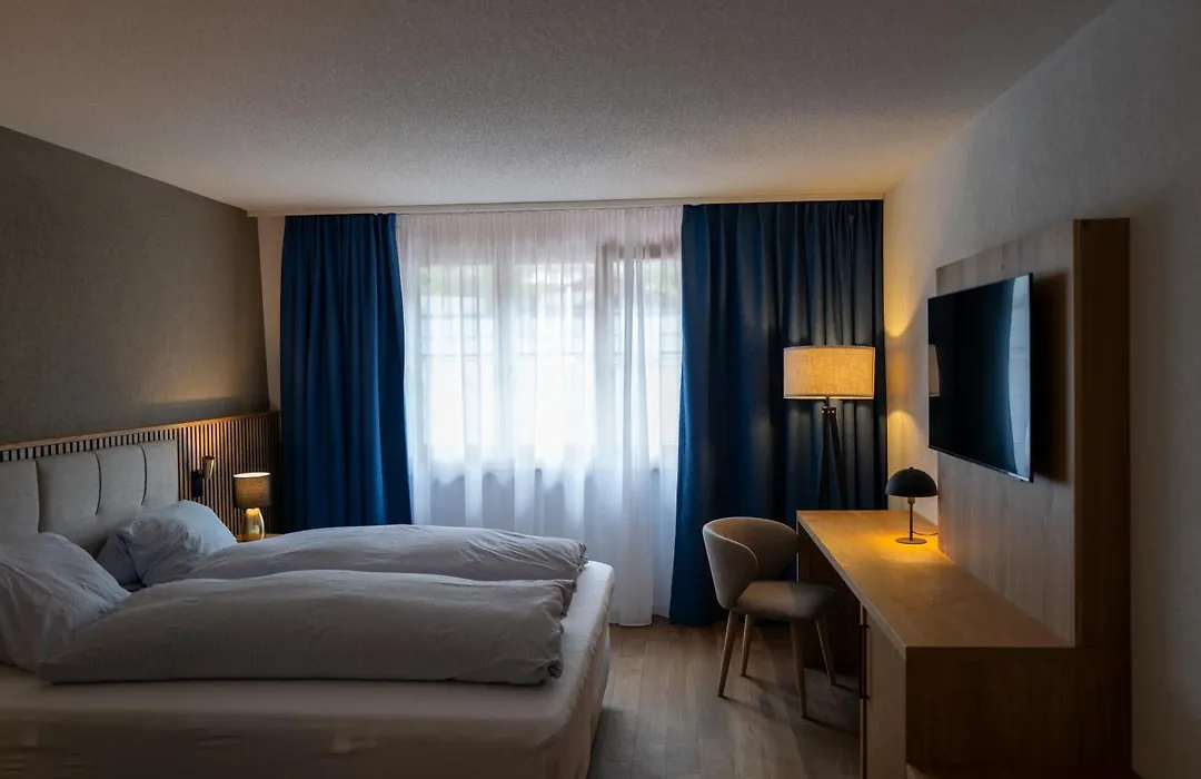 Hotel Viktoria Eden-1