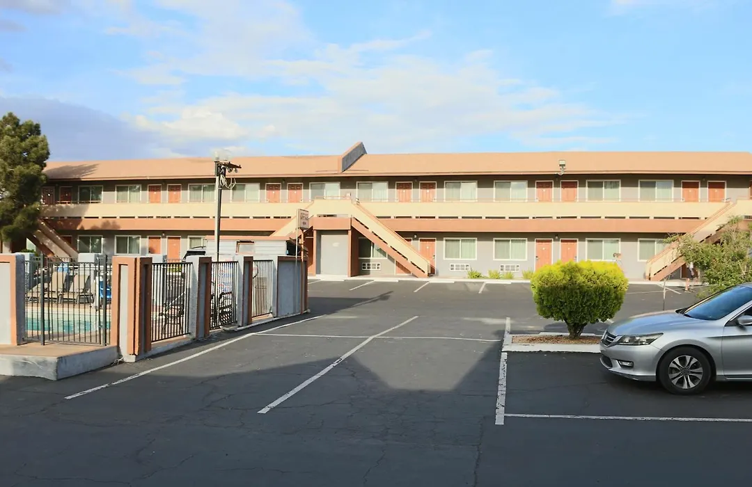 Budget Inn On Historic Route 66, Barstow-1