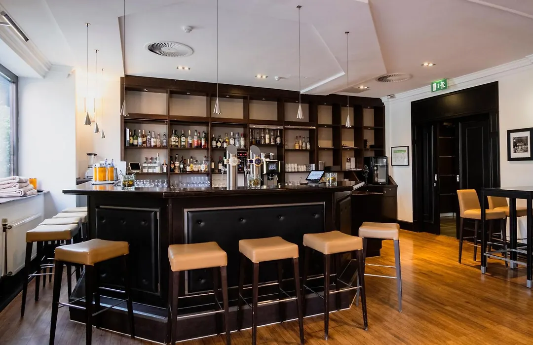 Courtyard by Marriott Düsseldorf Seestern-1