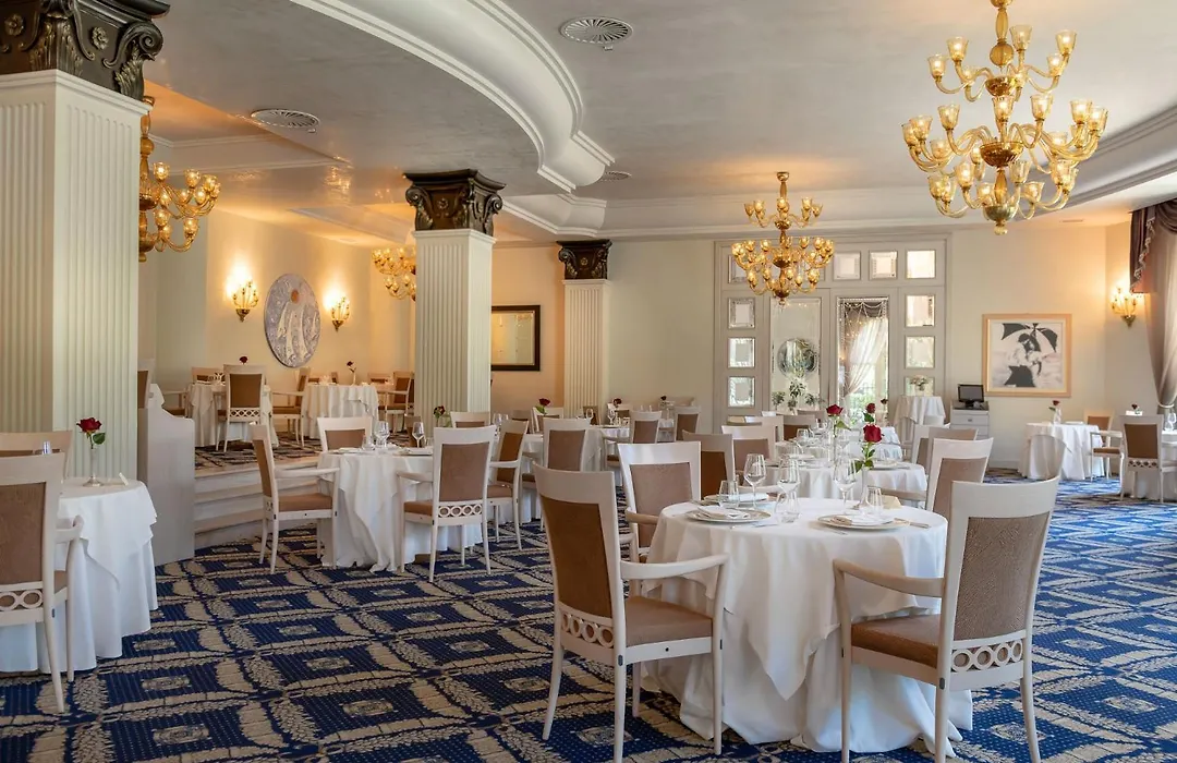 Palace Hotel-1