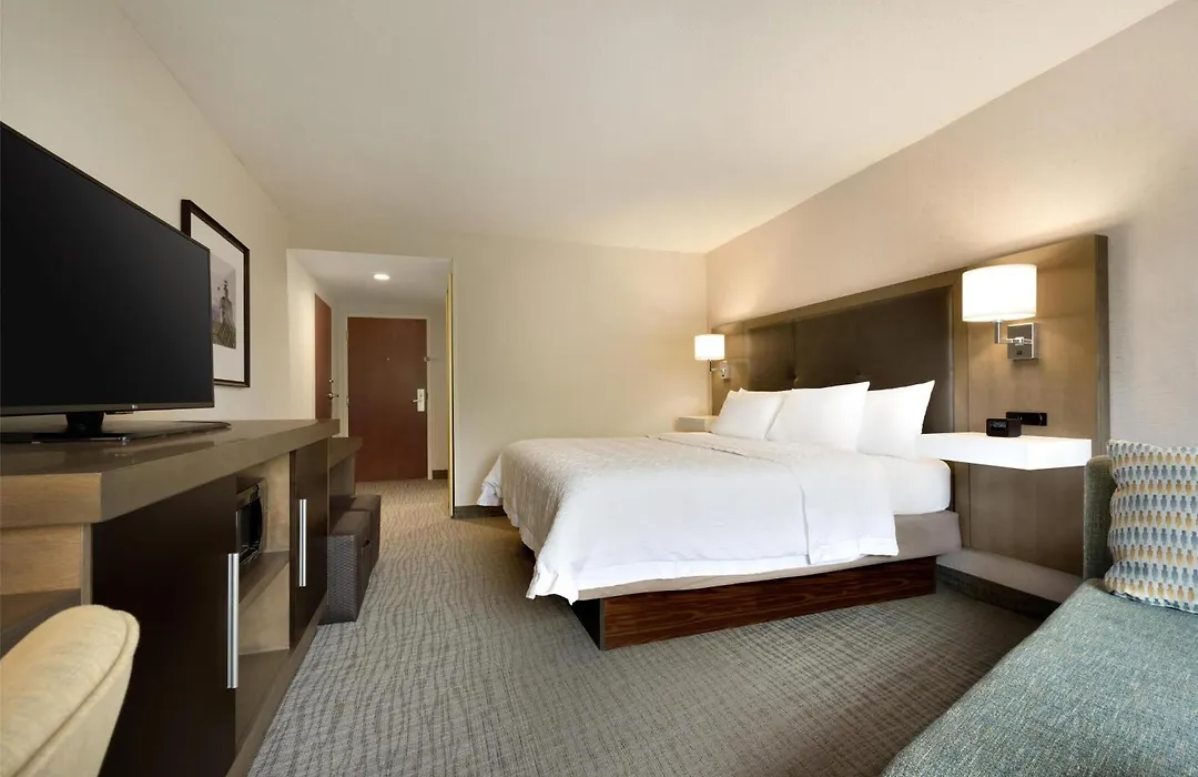 Hampton Inn & Suites Middletown-1