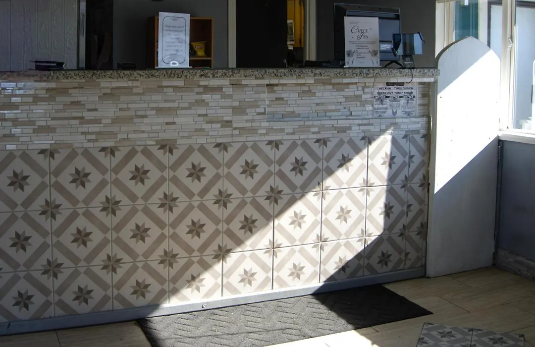 Nampa Inn & Suites-1