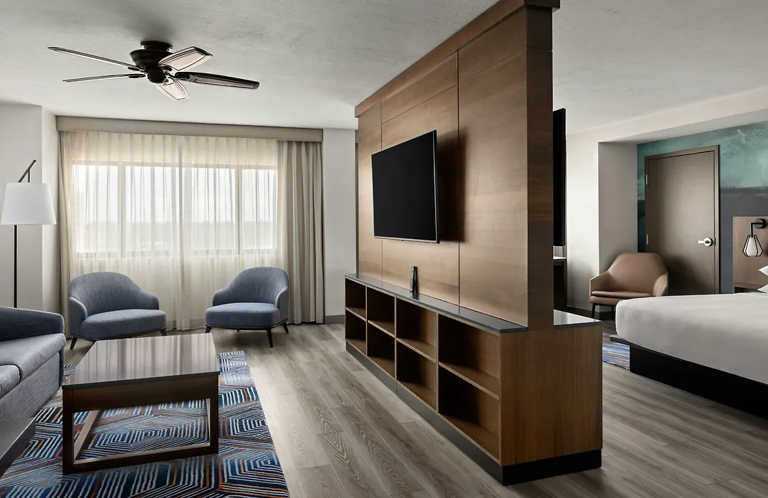 Oshkosh Marriott Waterfront Hotel & Convention Center-1