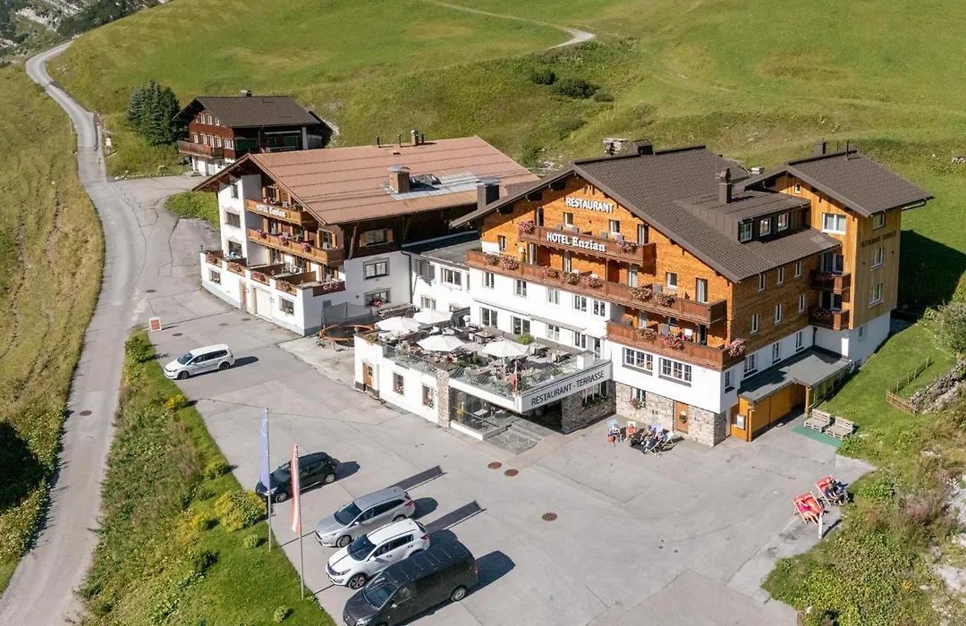 Sporthotel Enzian-1
