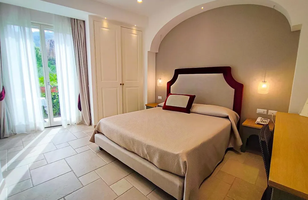 Hotel La Pergola-1