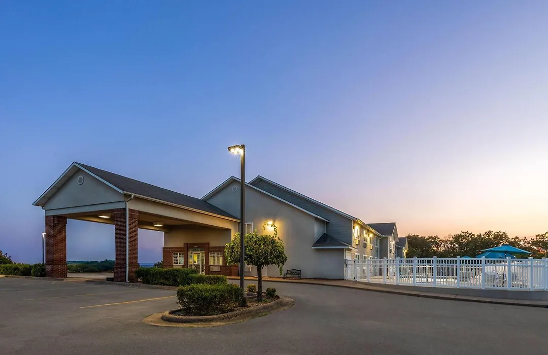 Days Inn By Wyndham Mountain Home-1