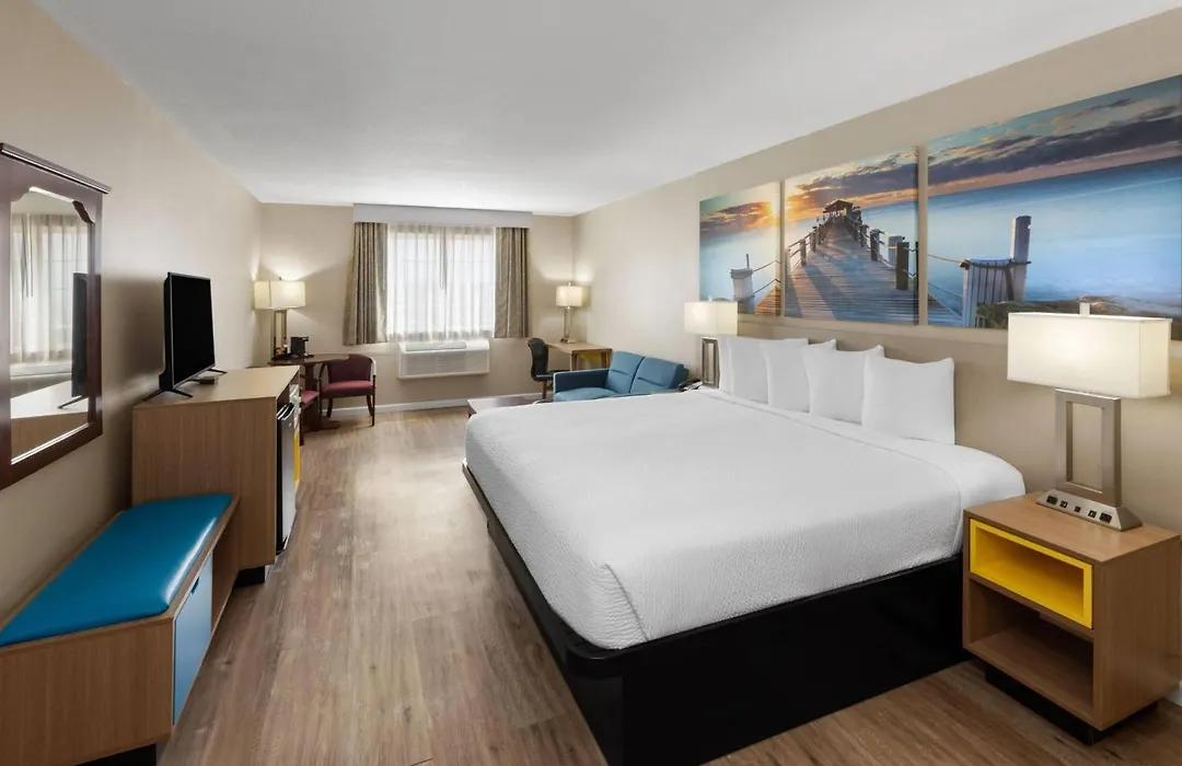 Days Inn By Wyndham Mountain Home-1