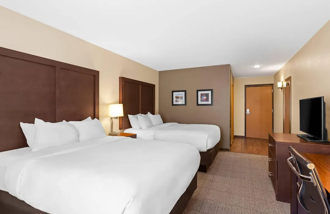 Comfort Inn & Suites Munising-Lakefront-1