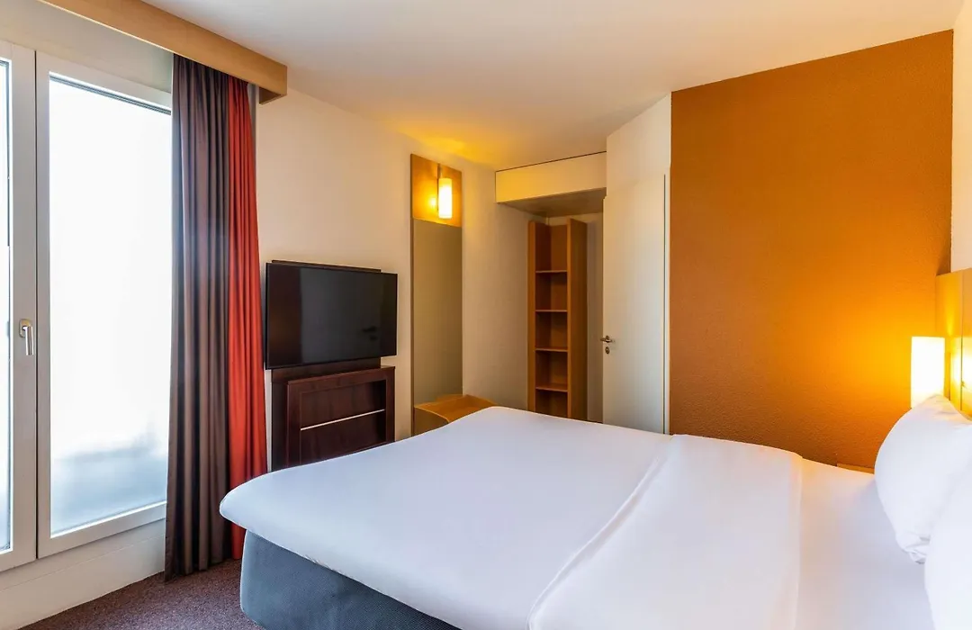 Ibis Basel Bahnhof-1