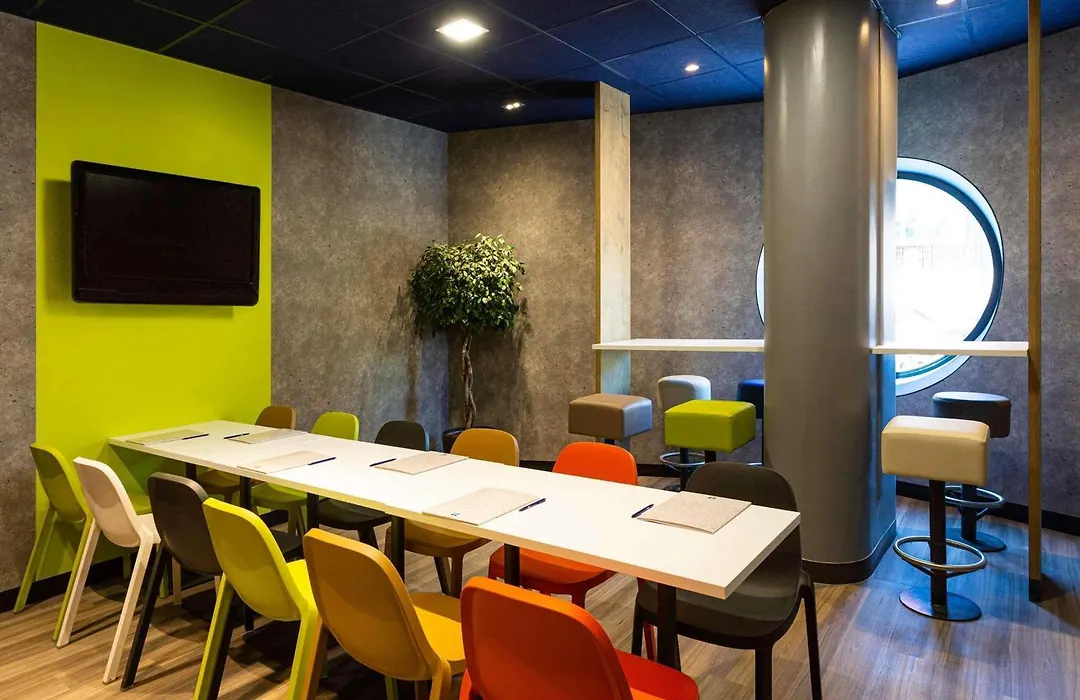 ibis budget Bordeaux Centre - Gare Saint Jean-1