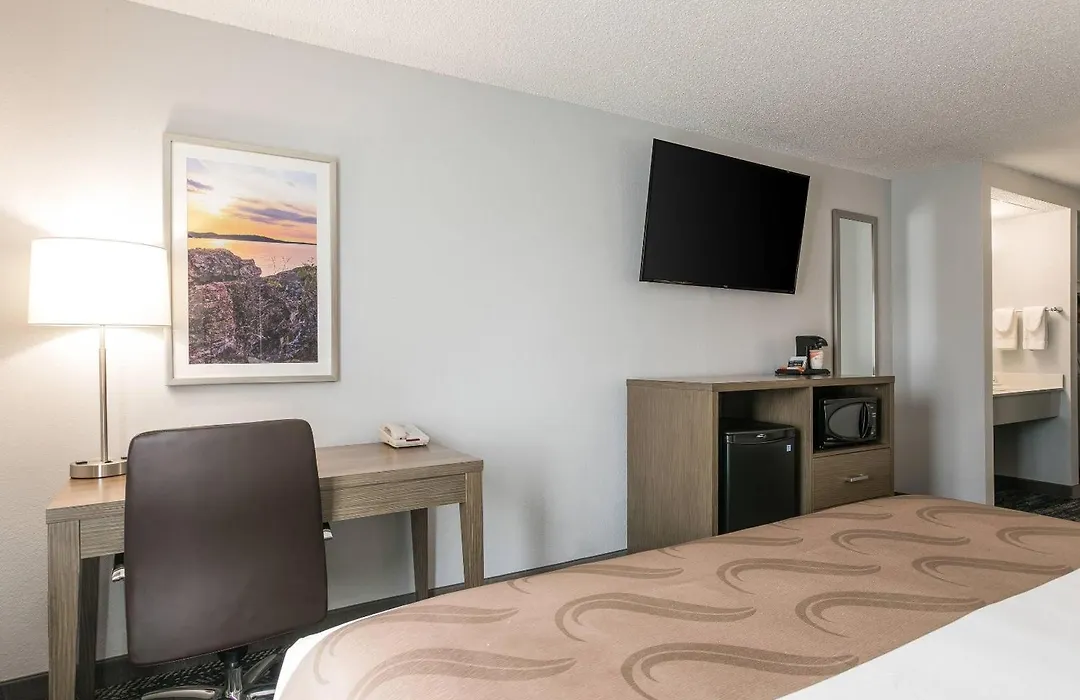 Quality Inn Marquette-1