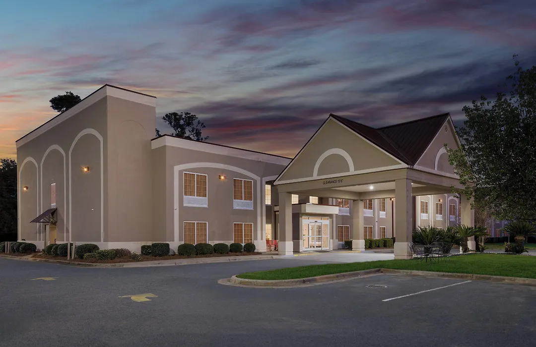 Red Roof Inn & Suites Albany, Ga-1