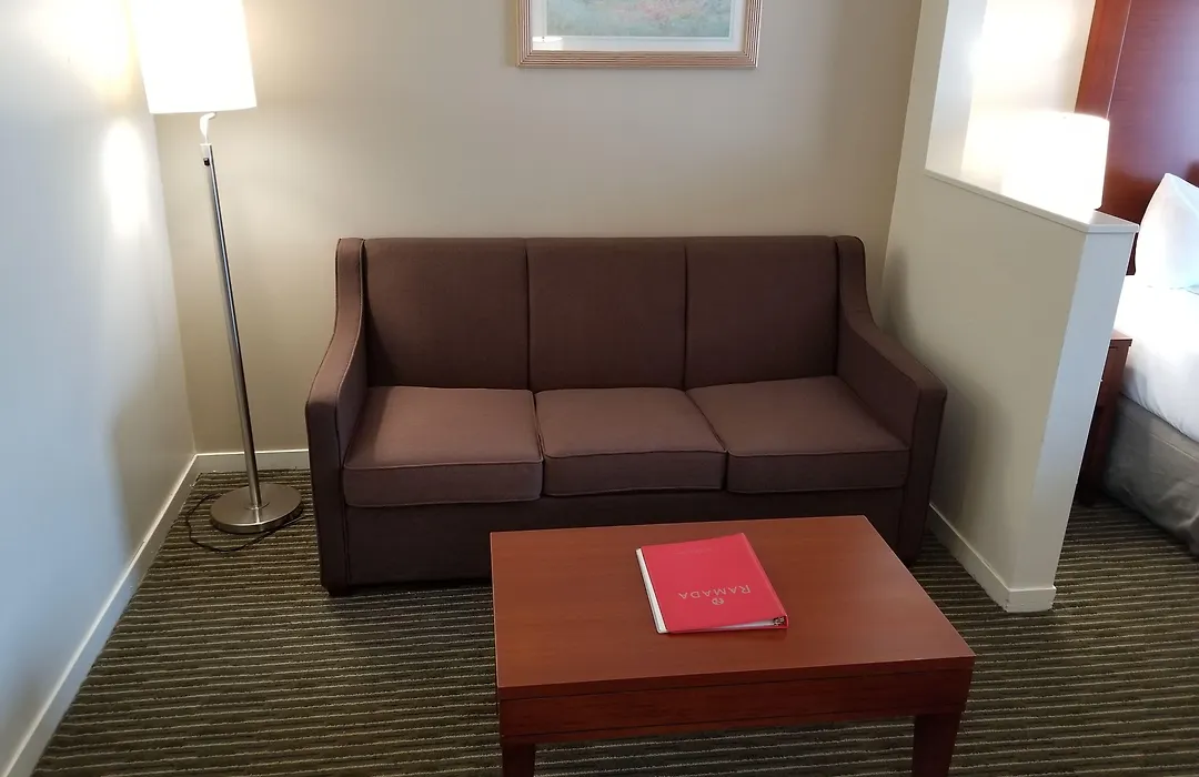 Ramada By Wyndham Bakersfield-1