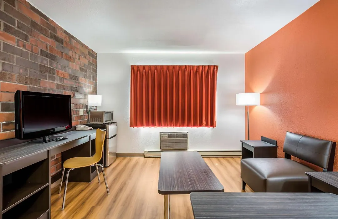 Motel 6-Madison, Wi - East-1