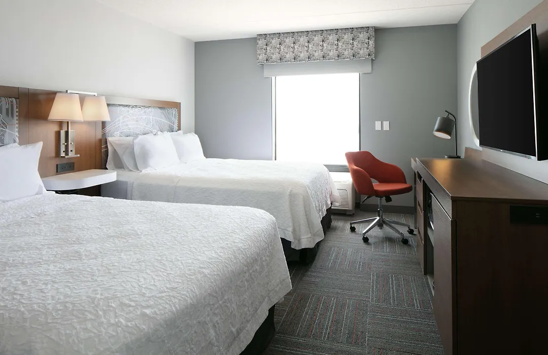 Hampton Inn Dubuque-1