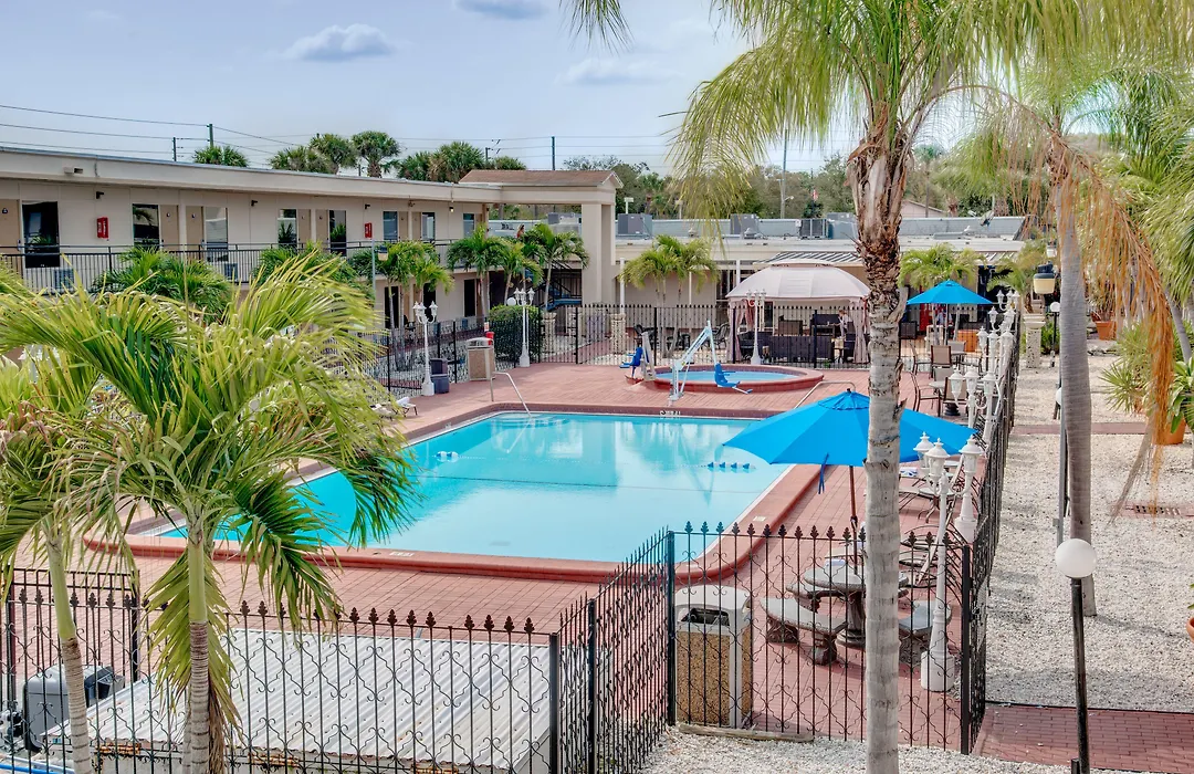 Days Inn By Wyndham St. Petersburg / Tampa Bay Area-1