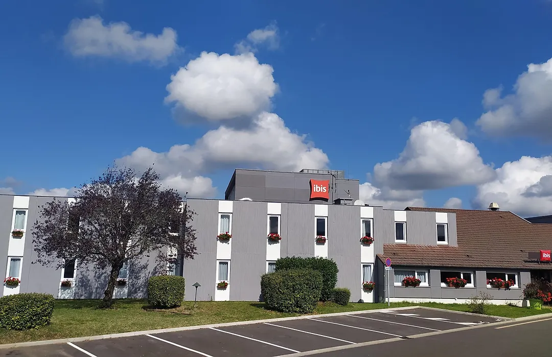 Ibis Moulins-1