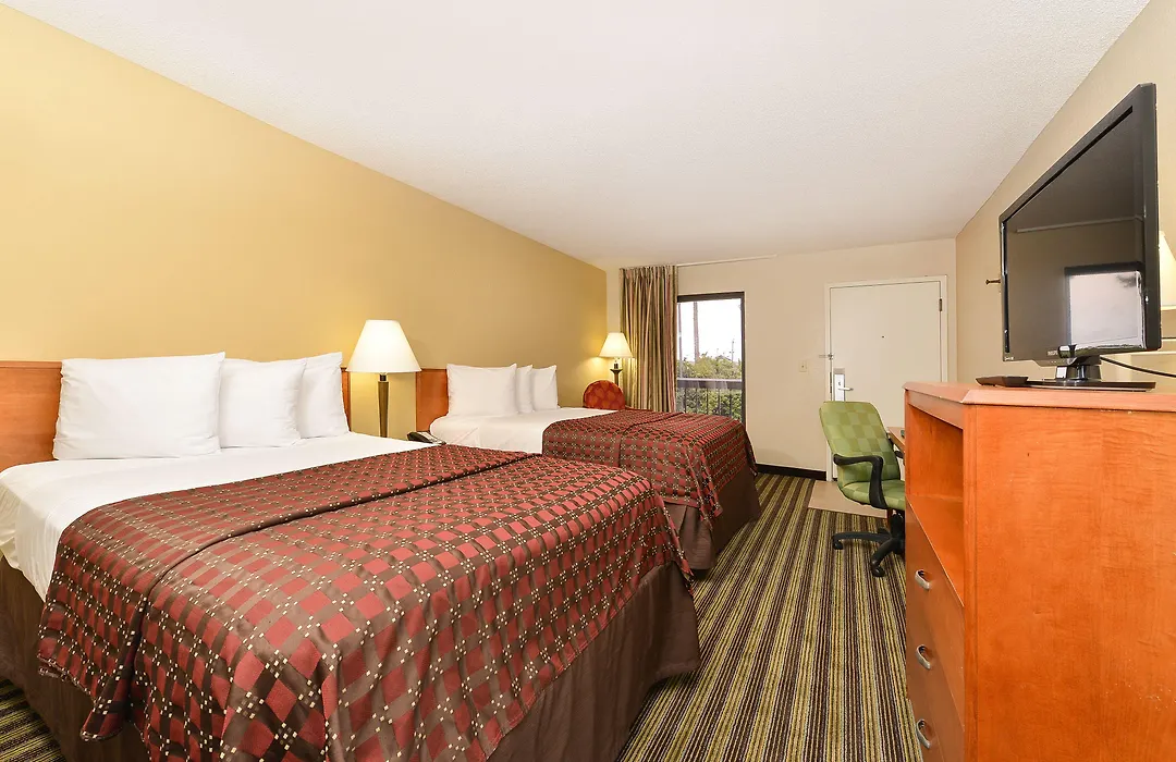 Quality Inn At The Mall - Valdosta-1