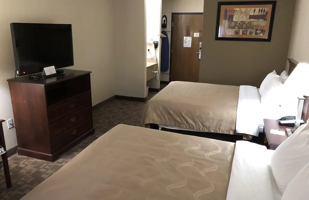 Quality Inn I-70 At Wanamaker-1
