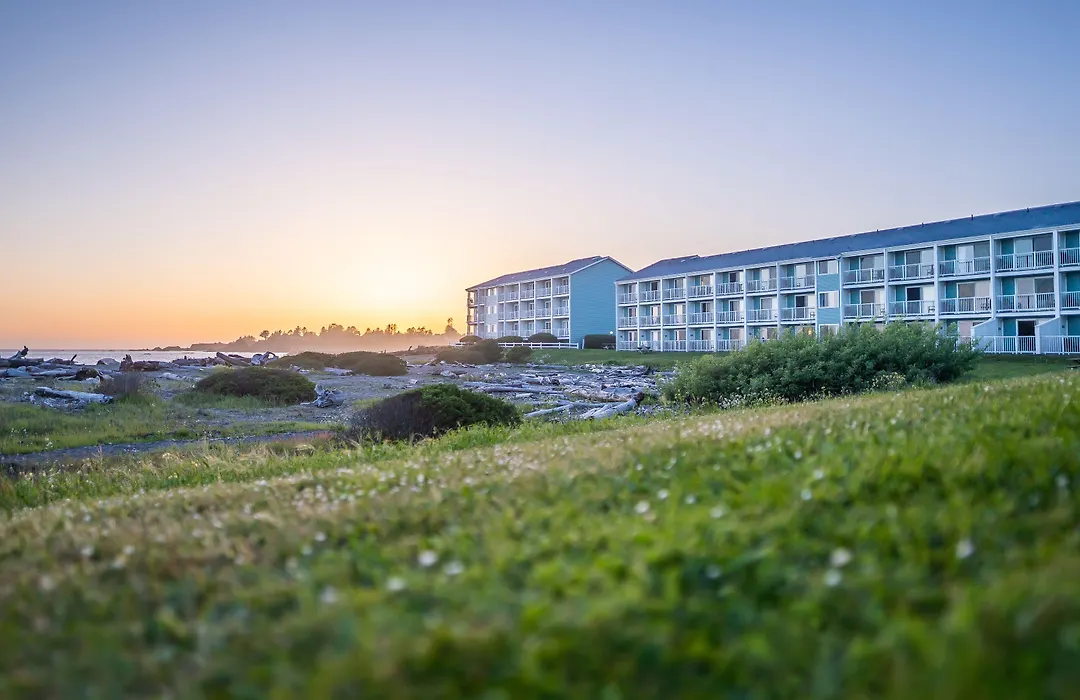 Beachfront Inn-1
