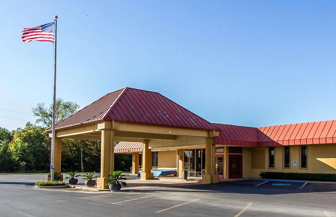 Quality Inn Ada Near University-1