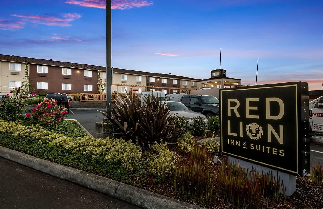 Red Lion Inn & Suites Sequim At Olympic National Park-1