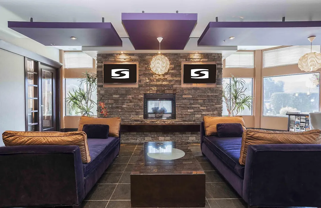 Sandman Hotel Penticton-1