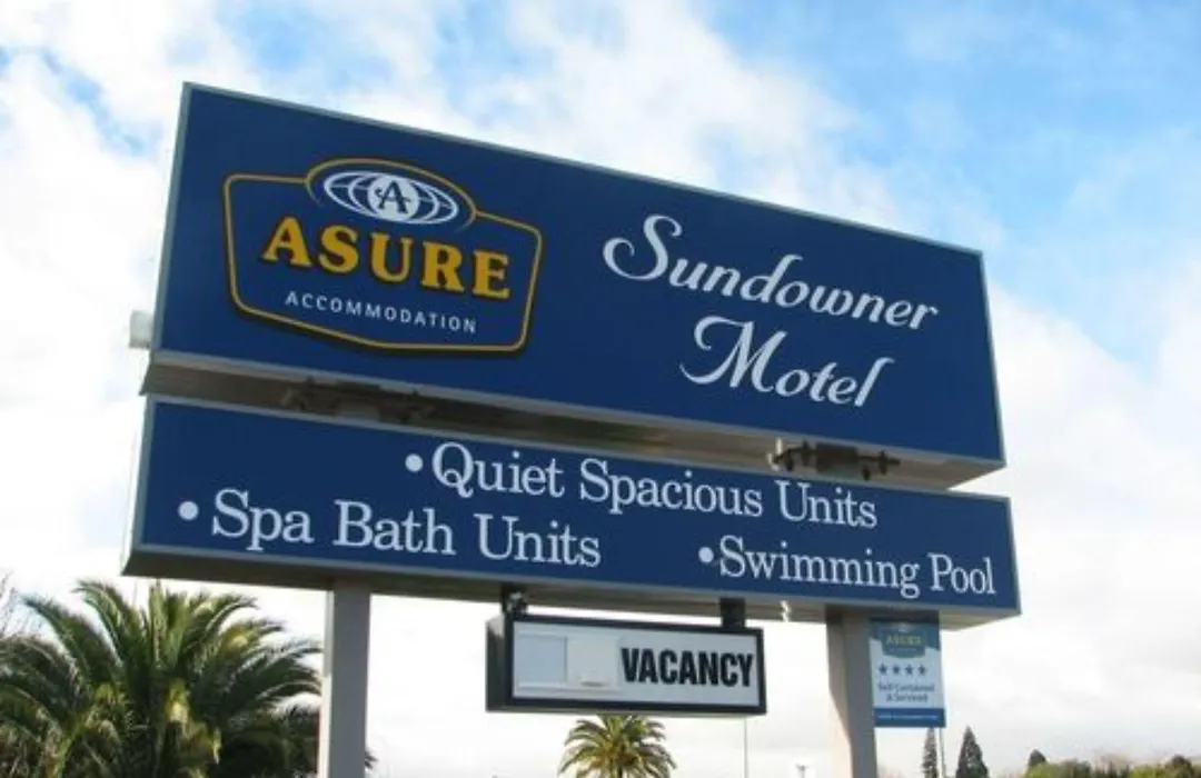 Sundowner Motel-1
