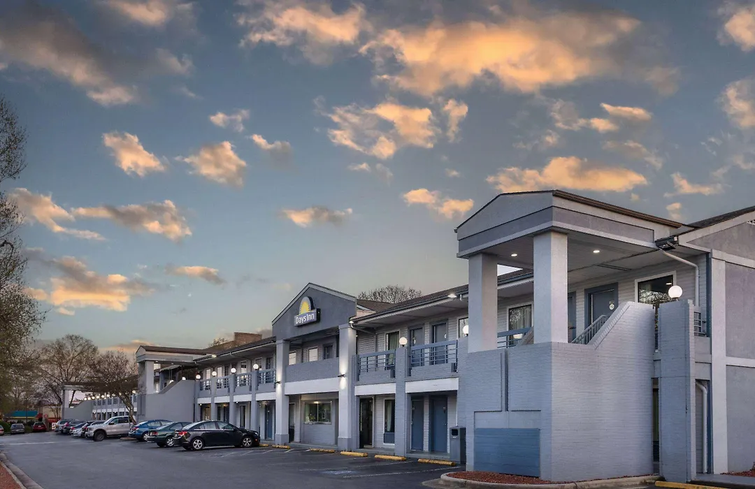 Days Inn By Wyndham Raleigh Glenwood-Crabtree-1