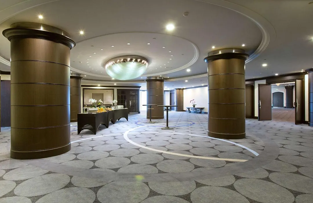 Hilton Paris Charles De Gaulle Airport-1